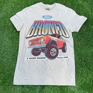 Beige Ford Bronco retro truck graphic print white cotton t-shirt (S)